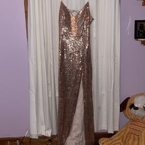Worn 2 times for prom absolutely love this dress so pretty